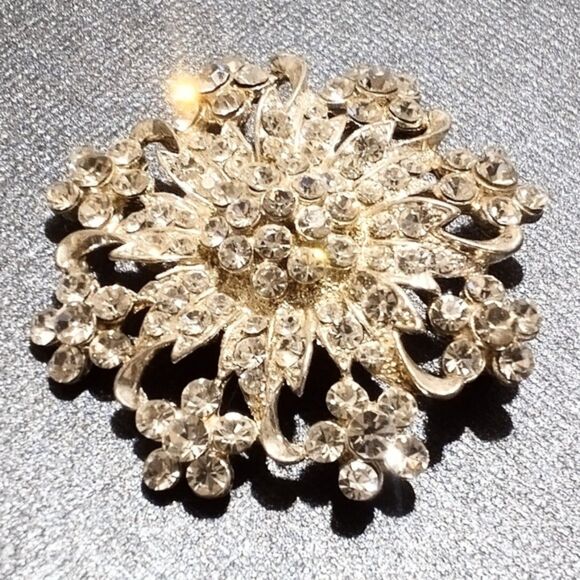 Sparkling Rhinestone Cluster Silver Tone Statement Brooch - Picture 2 of 4